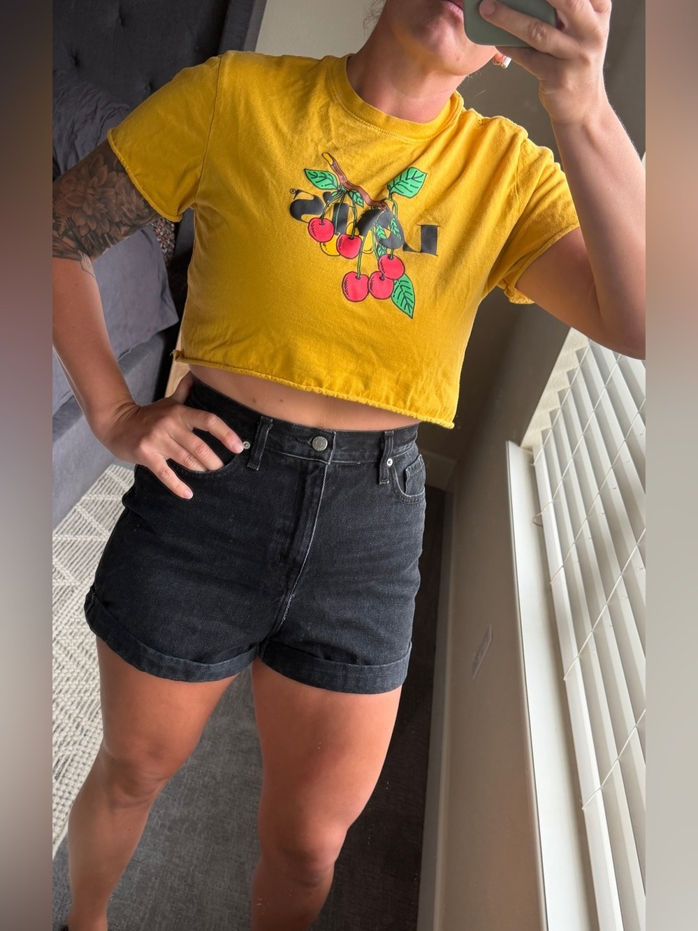 LEVIS Reworked Distressed Cherry Graphic Crop Top Tee Yellow Small